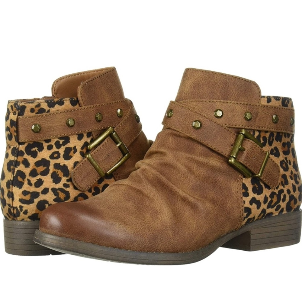WHITE MOUNTAIN • Savant brown leopard ankle boot. Size 8.5 medium